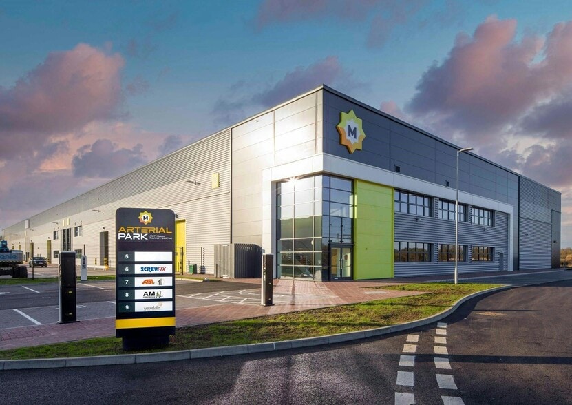 Chelmsford Rd, Rayleigh for lease - Building Photo - Image 1 of 10