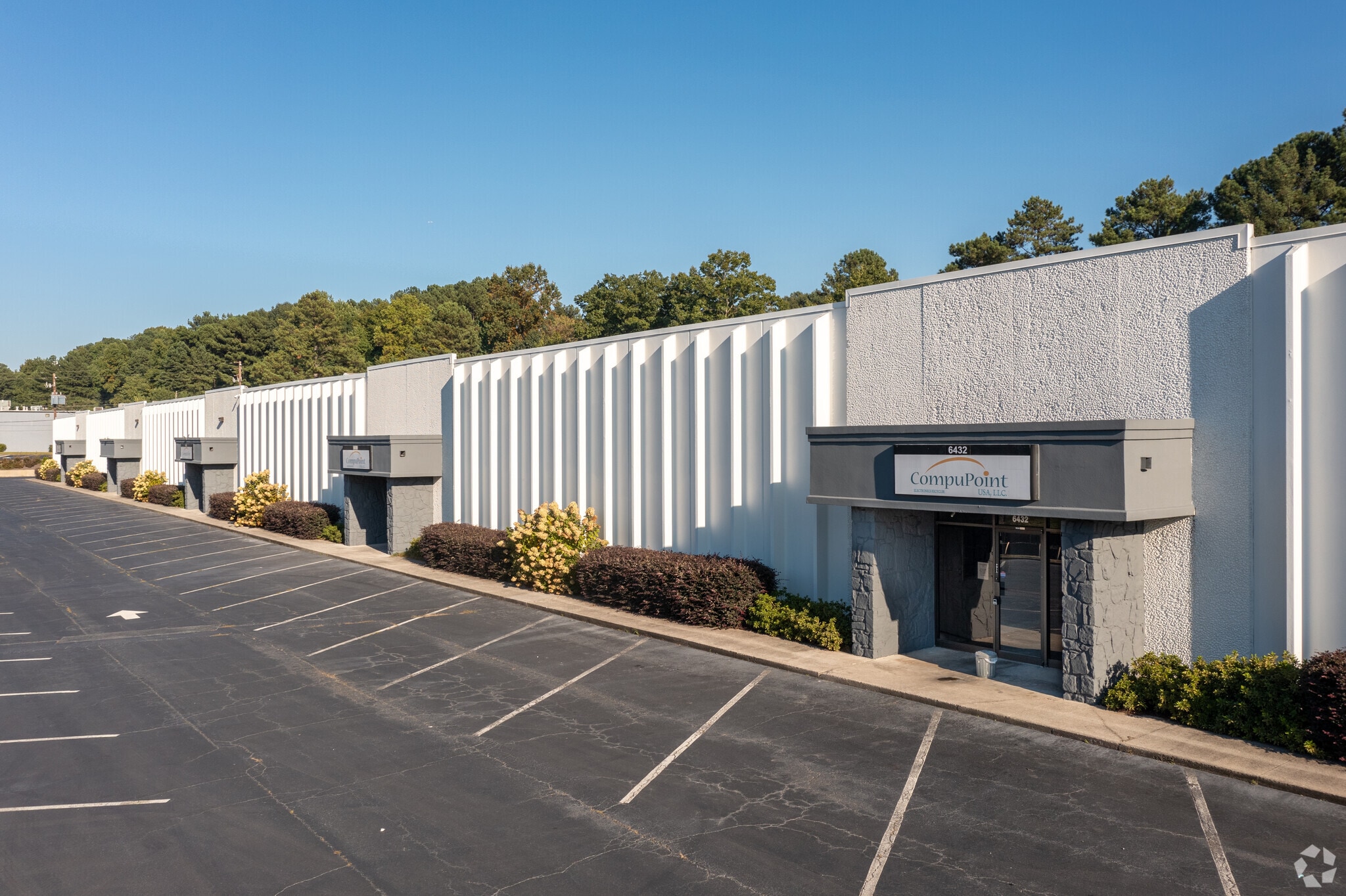 6420-6432 Warren Dr, Norcross, GA for lease Primary Photo- Image 1 of 9