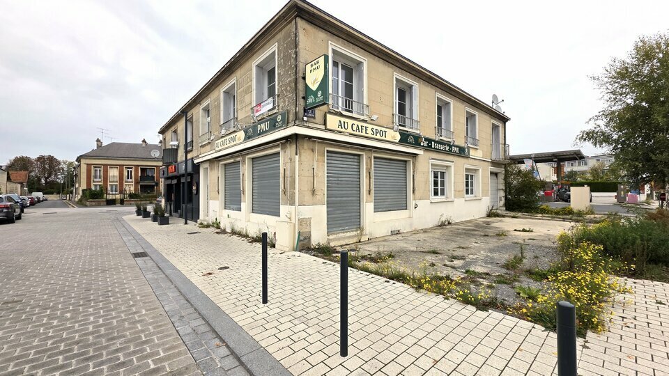 Retail in Soissons for lease Building Photo- Image 1 of 7