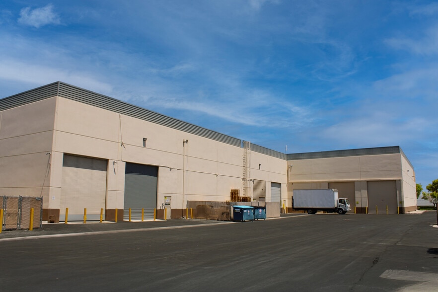 955 Grier Dr, Las Vegas, NV for lease - Building Photo - Image 2 of 7