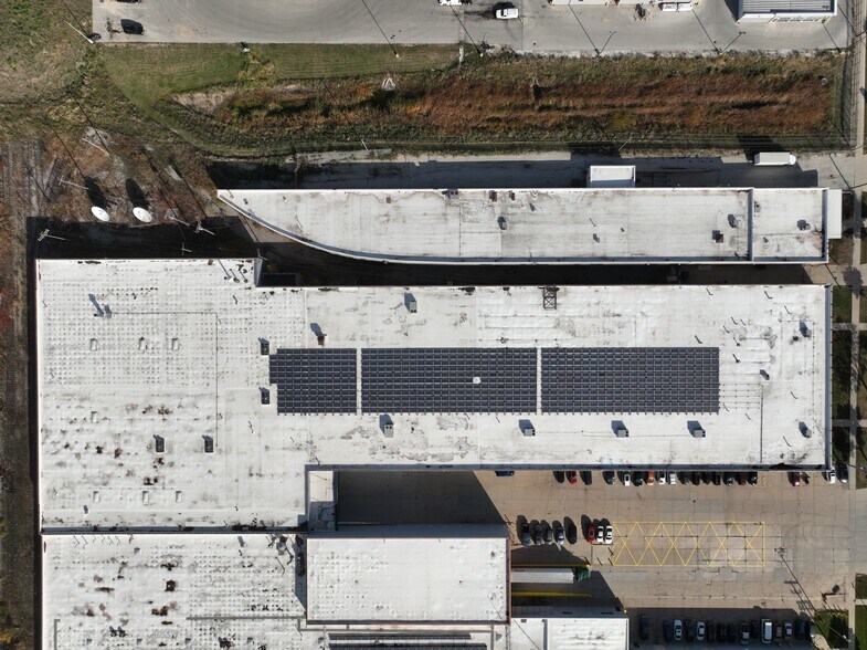 5425-5435 N 27th St, Milwaukee, WI à louer - Aérien - Image 3 de 25