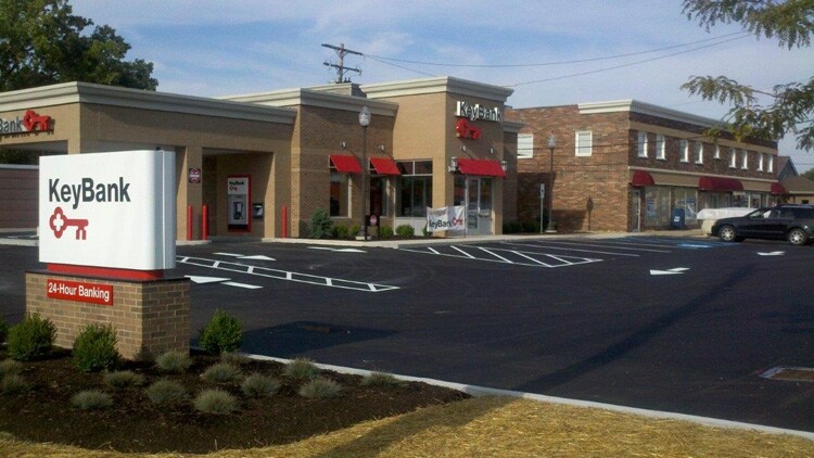 35475 Vine St, Eastlake, OH à louer - Photo du bâtiment - Image 2 de 7