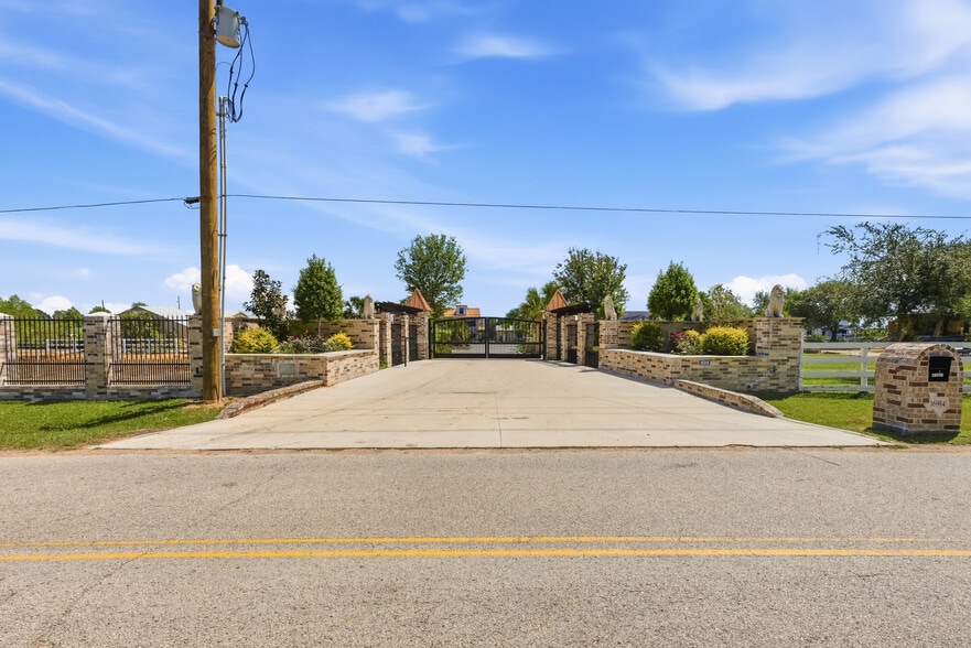 16914 Penick Rd, Waller, TX à vendre - Photo du bâtiment - Image 3 de 86