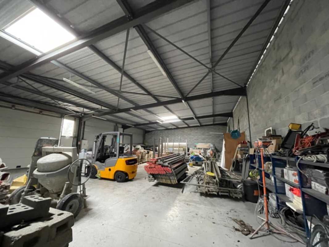 Flex in Le Haillan for lease Interior Photo- Image 1 of 9