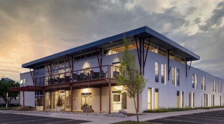 740 W 2nd St, Wichita, KS à louer - Photo du bâtiment - Image 2 de 17