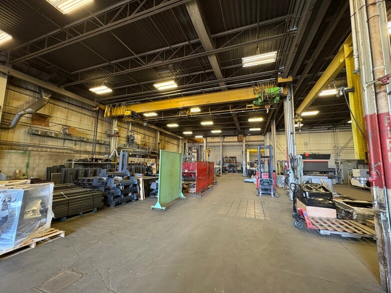 8011 Davies Rd NW, Edmonton, AB for sale - Building Photo - Image 3 of 5