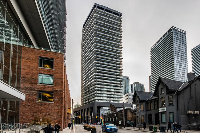 Plus de détails pour 117 Peter St, Toronto, ON - Multi-résidentiel à vendre