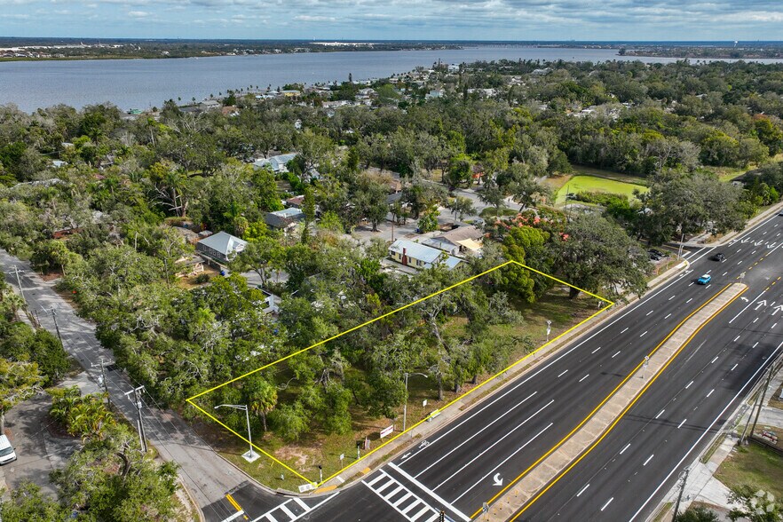 1723 Manatee Ave E, Bradenton, FL à vendre - Photo du bâtiment - Image 1 de 10