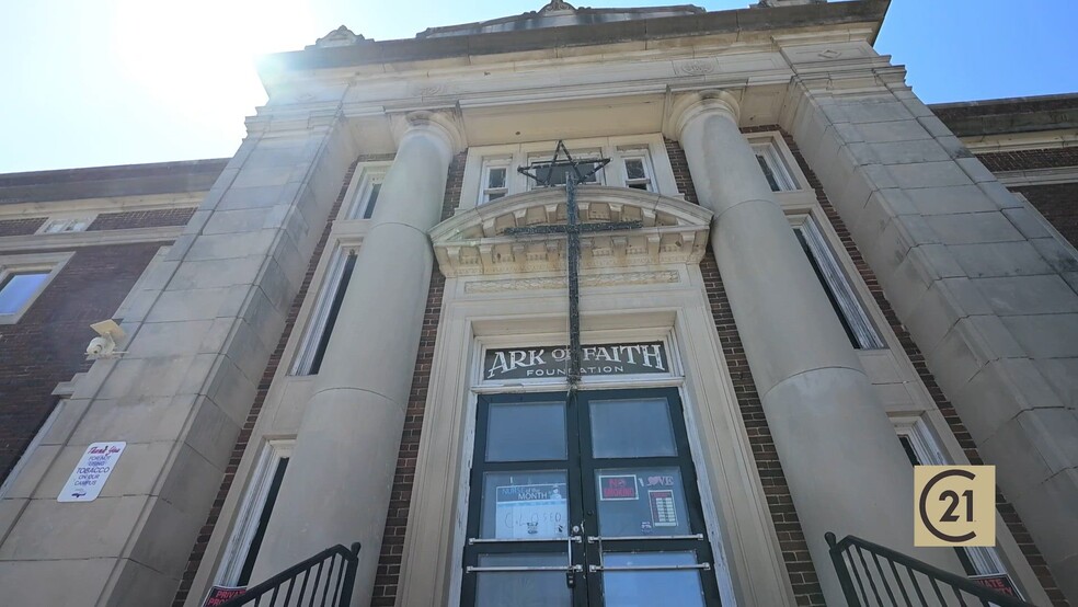 401 E Broadway St, Muskogee, OK à vendre - Vidéo sur l’inscription commerciale - Image 2 de 43