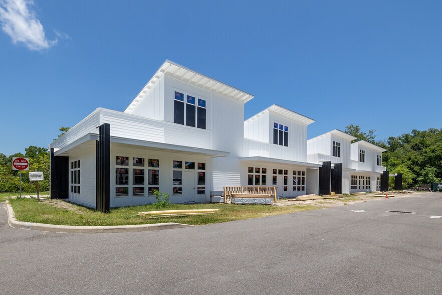3220 Amelia Rd, Fernandina Beach, FL à louer - Photo de construction - Image 2 de 10