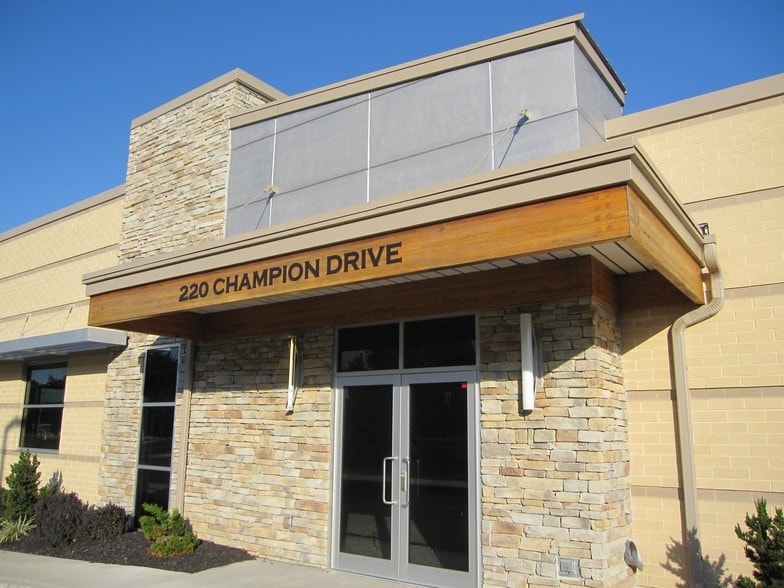 220 Champion Dr, Hagerstown, MD for lease - Primary Photo - Image 1 of 5