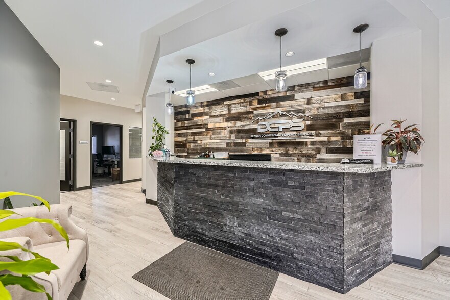 7127 S Alton Way, Centennial, CO à louer - Photo du bâtiment - Image 3 de 10