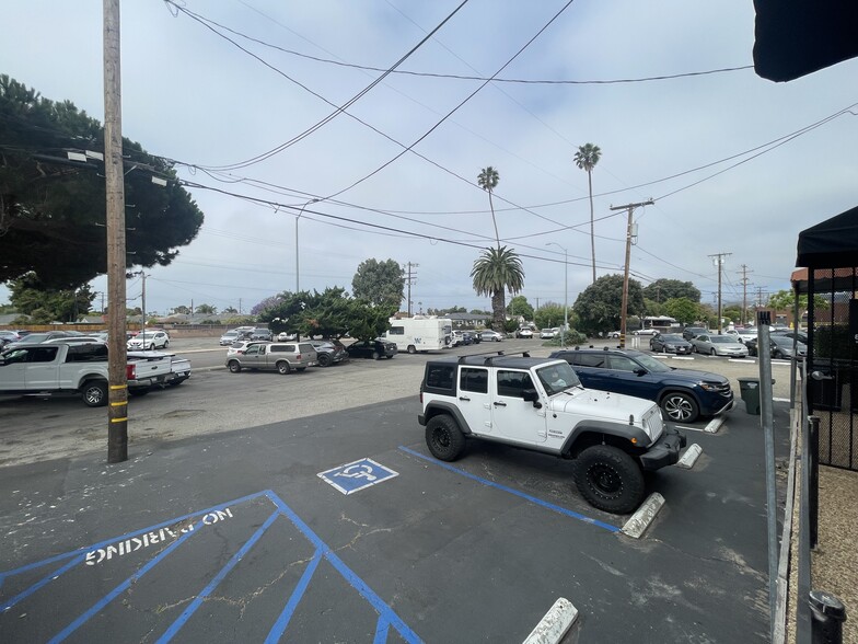 2494-2498 E Main St, Ventura, CA à louer - Photo du bâtiment - Image 3 de 11