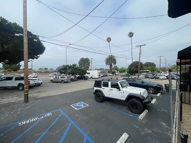 2494-2498 E Main St, Ventura, CA à louer - Photo du bâtiment - Image 3 de 11