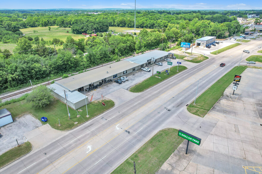 508 S Mill St, Pryor, OK for sale - Building Photo - Image 2 of 11