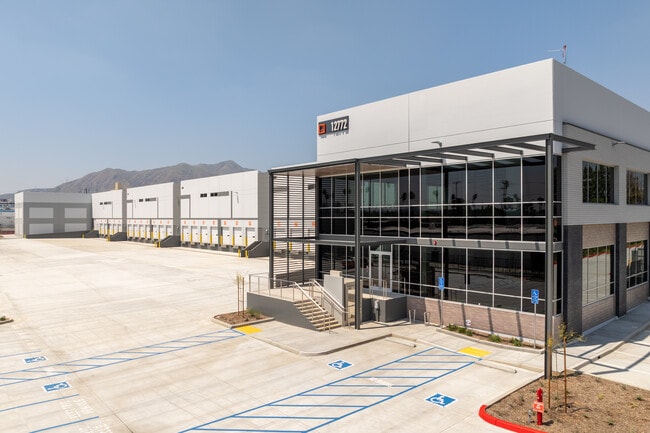 Plus de détails pour 12772 San Fernando Rd, Sylmar, CA - Industriel à vendre