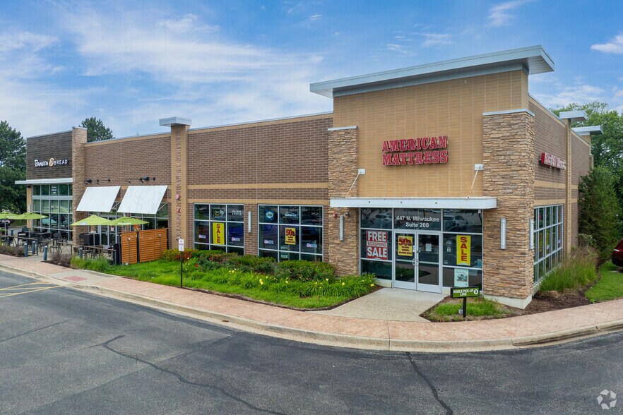 447 N Milwaukee Ave, Vernon Hills, IL à louer - Photo du bâtiment - Image 2 de 5