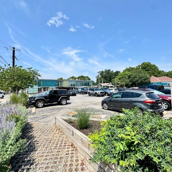404-406 W 75th St, Kansas City, MO for lease - Building Photo - Image 3 of 9