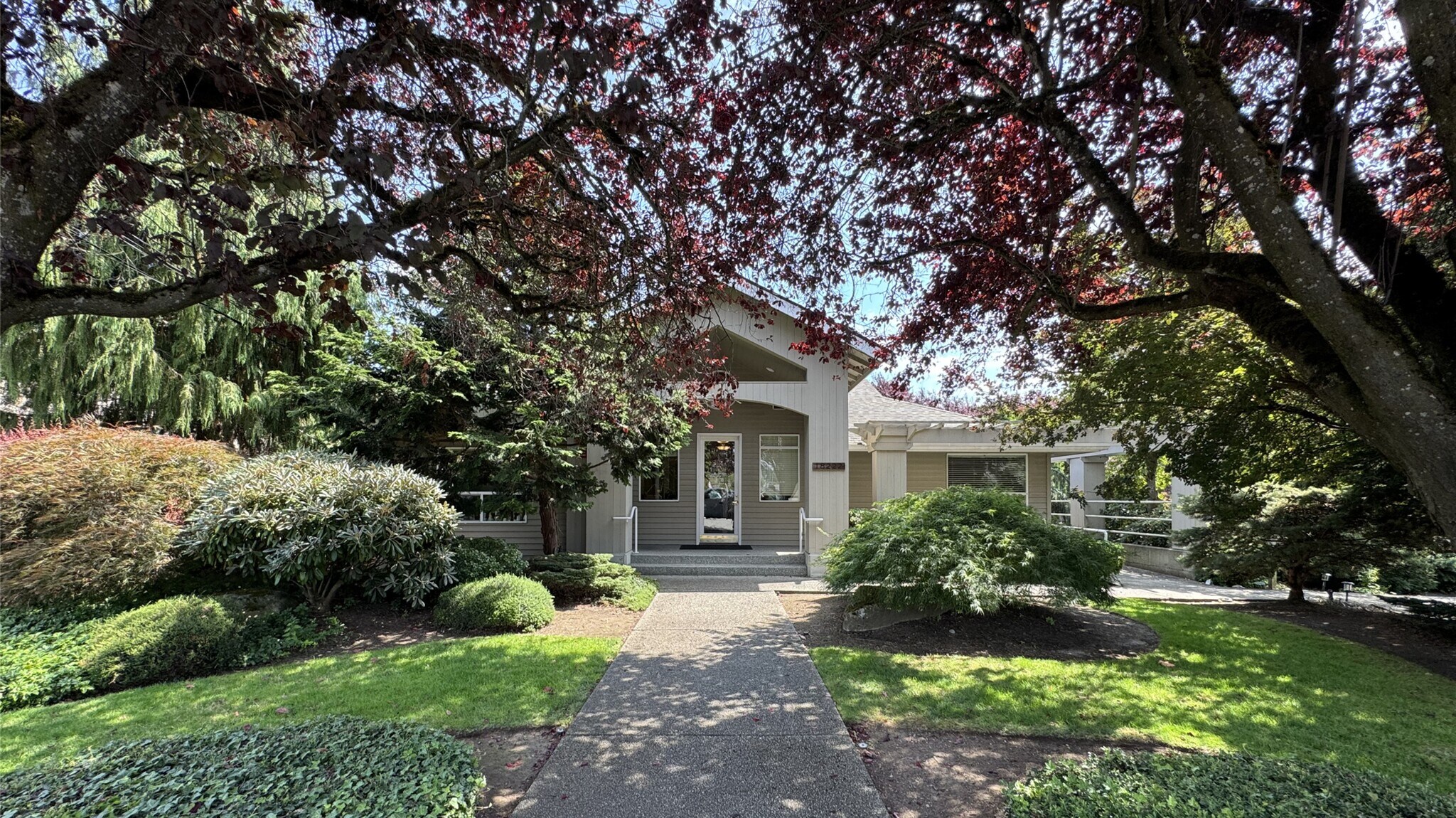 18222 104th Ave NE, Bothell, WA à vendre Photo du bâtiment- Image 1 de 1