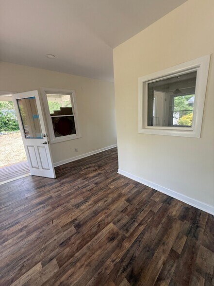 2810 Hillsborough Rd, Durham, NC à louer - Photo du bâtiment - Image 3 de 19