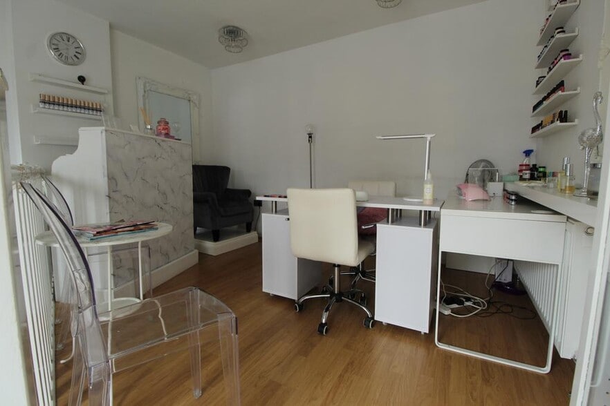 305 Stanstead Rd, London for lease - Building Photo - Image 2 of 8