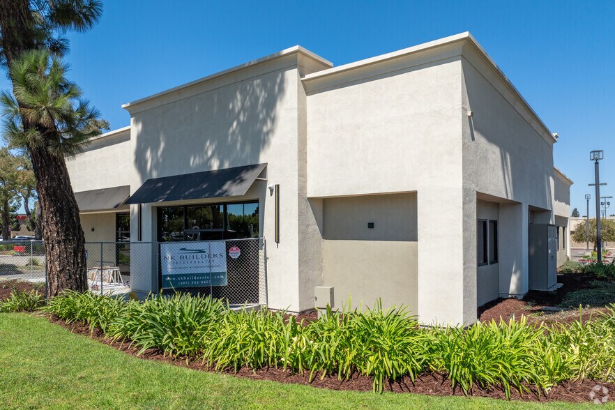 227 E Betteravia Rd, Santa Maria, CA à louer - Photo principale - Image 2 de 4