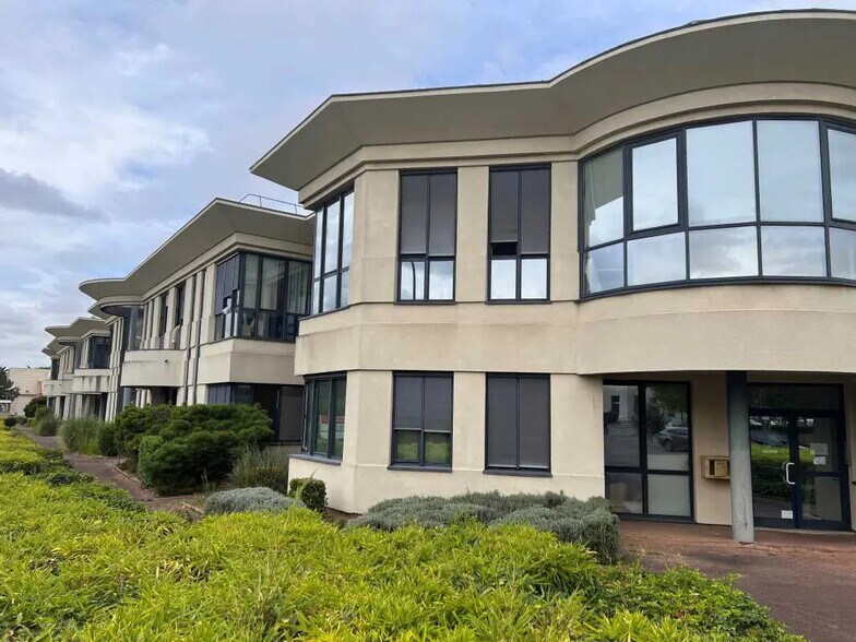 Flex dans Créteil à louer - Photo du bâtiment - Image 2 de 15