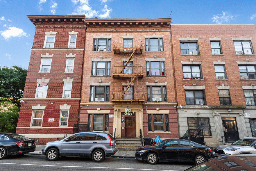 416 E 187th St, Bronx, NY for sale - Building Photo - Image 1 of 4