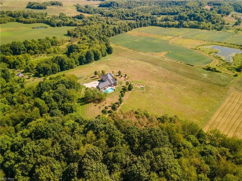 5488 Elson St SE, Magnolia, OH à vendre - Photo du bâtiment - Image 3 de 34