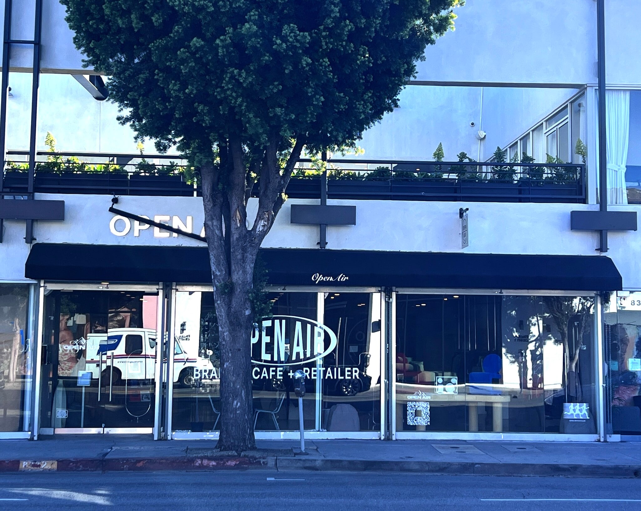 8302 Melrose Ave, Los Angeles, CA for lease Building Photo- Image 1 of 5