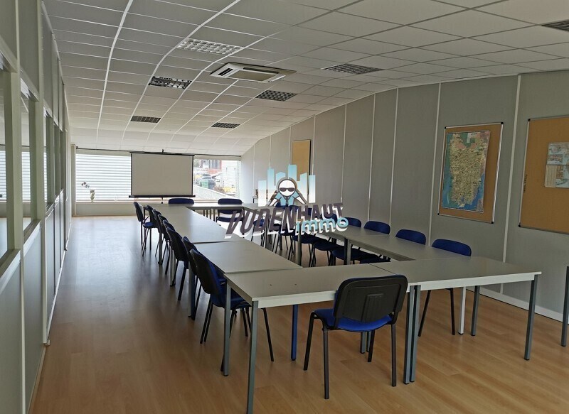 Office in Muret for lease - Interior Photo - Image 3 of 16