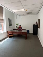 132 SW 3rd Ave, Portland, OR for lease Interior Photo- Image 1 of 5