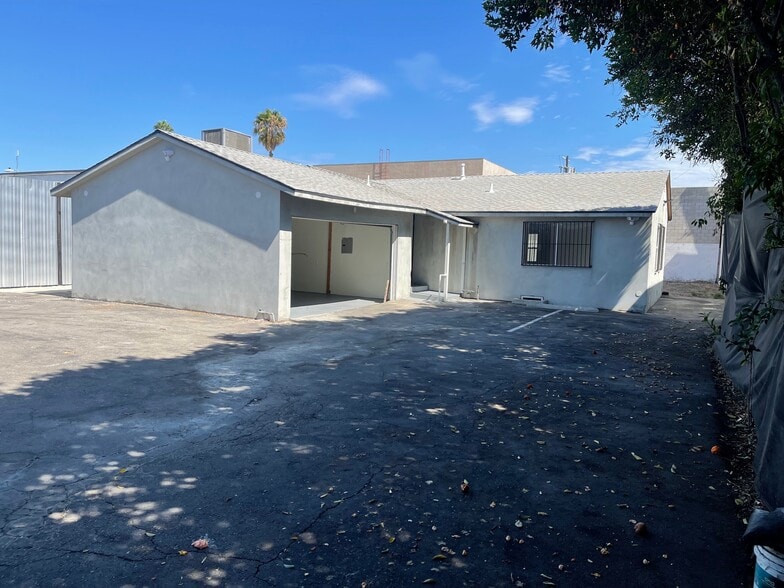 16123 Wyandotte St, Van Nuys, CA for lease - Building Photo - Image 2 of 48