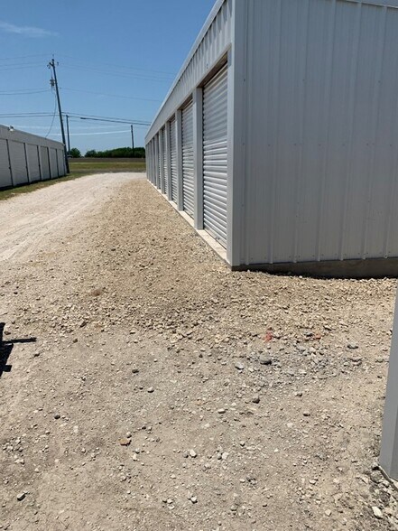 1309 N Stemmons St, Sanger, TX à vendre - Photo du bâtiment - Image 2 de 7