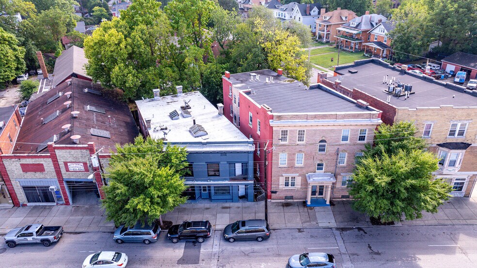 4108 Montgomery Rd, Cincinnati, OH à vendre - Photo du bâtiment - Image 3 de 19