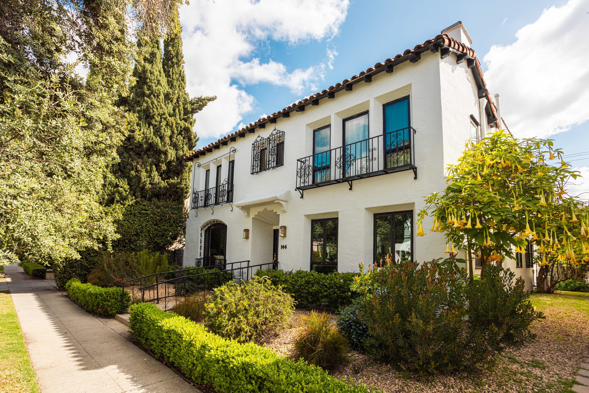 144 N Clark Dr, Beverly Hills, CA for sale Primary Photo- Image 1 of 26