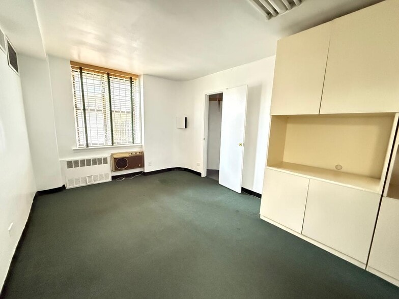 10025 Queens Blvd, Forest Hills, NY à vendre - Photo intérieure - Image 3 de 34