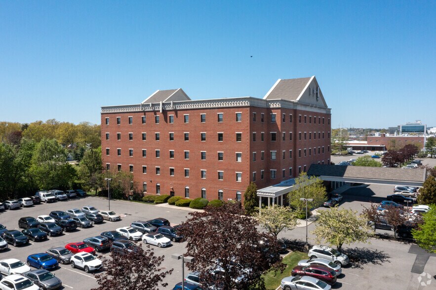 377 Oak St, Garden City, NY à vendre - Photo du bâtiment - Image 3 de 6