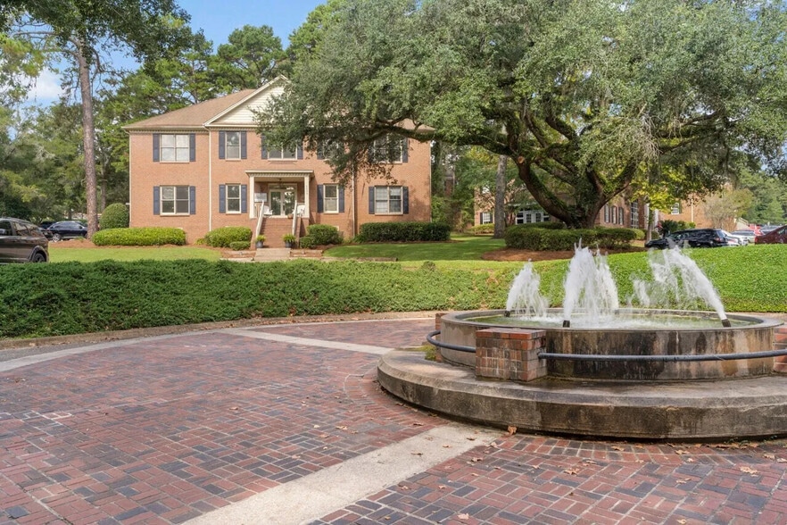 2833 Remington Green Cir, Tallahassee, FL à louer - Photo du bâtiment - Image 1 de 8
