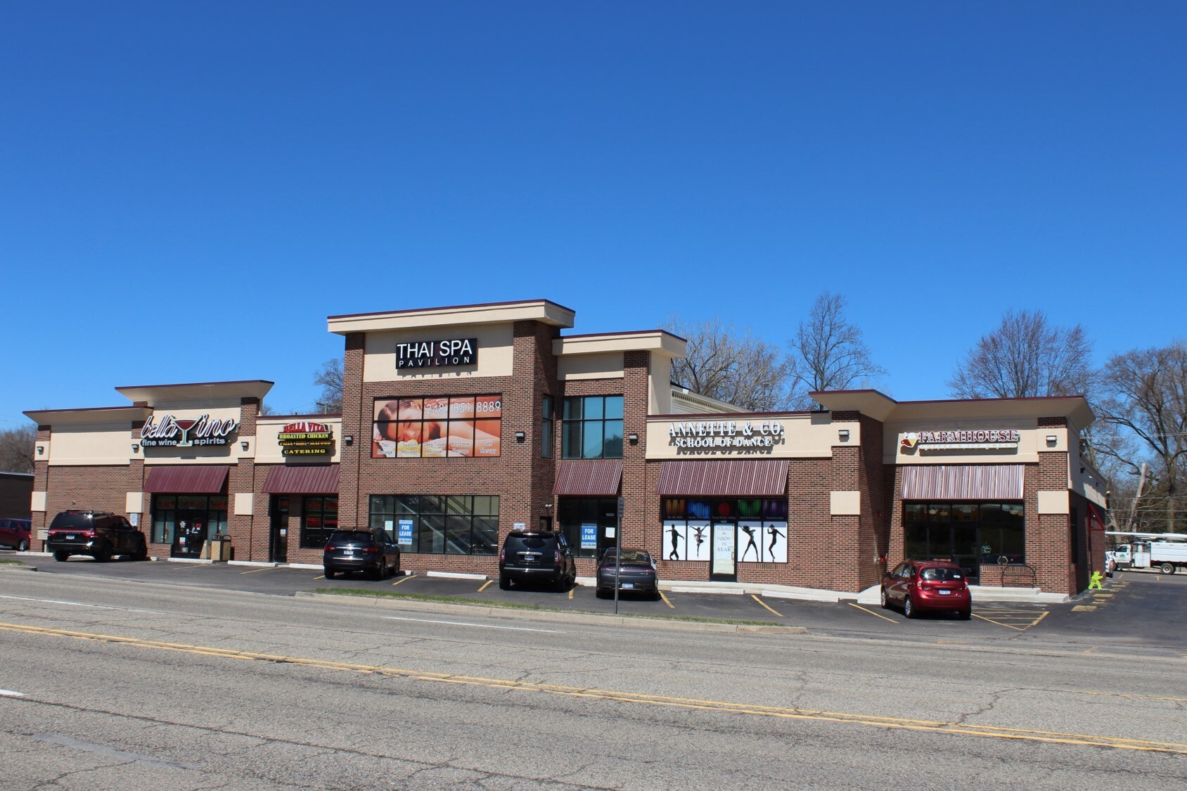 29950-29970 W 12 Mile Rd, Farmington Hills, MI for lease Building Photo- Image 1 of 9