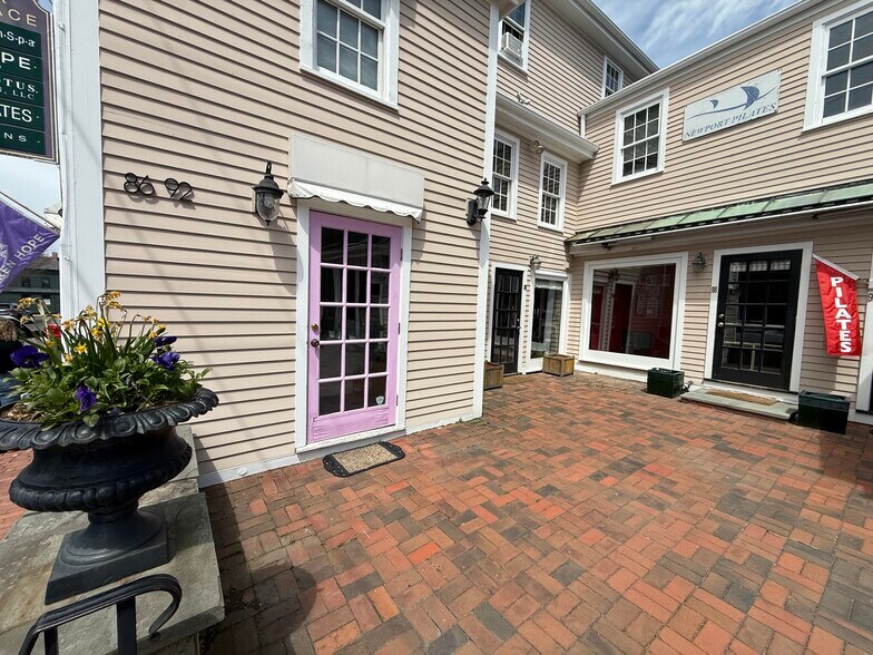 84-94 William St, Newport, RI à louer - Photo du bâtiment - Image 3 de 20