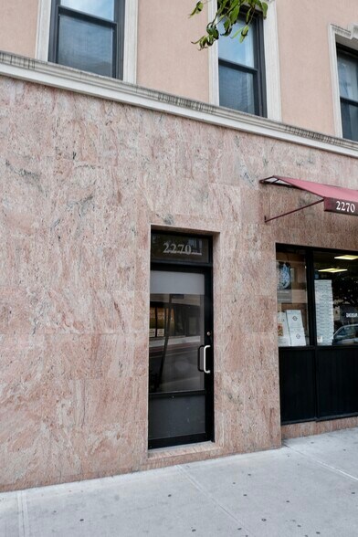 2270 Nostrand Ave, Brooklyn, NY à louer - Photo du bâtiment - Image 2 de 7