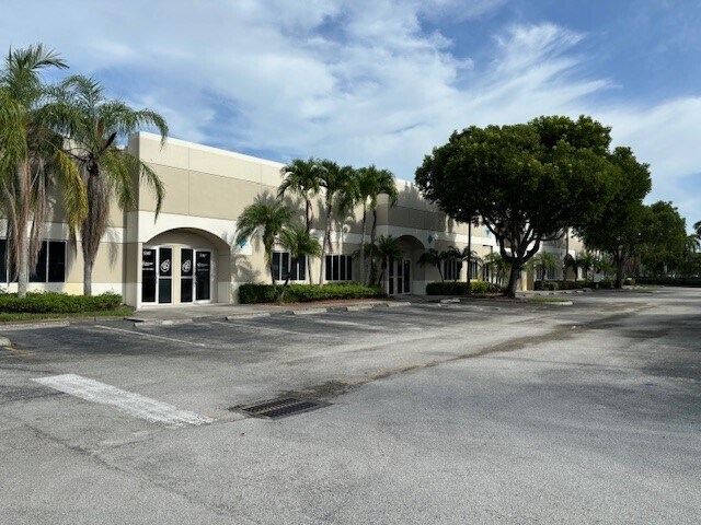 5305-5349 NW 108th Ave, Sunrise, FL à louer - Photo du bâtiment - Image 3 de 4