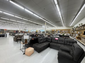 644 W Market St, Tiffin, OH for sale Interior Photo- Image 2 of 5