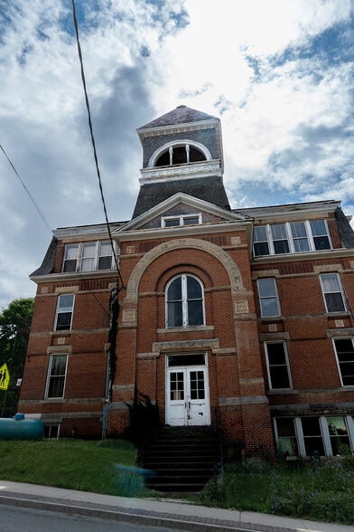 9 High St, Hoosick Falls, NY for sale - Building Photo - Image 3 of 35