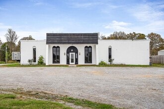 3874 Sparta Hwy, McMinnville, TN à vendre Photo du bâtiment- Image 2 de 3