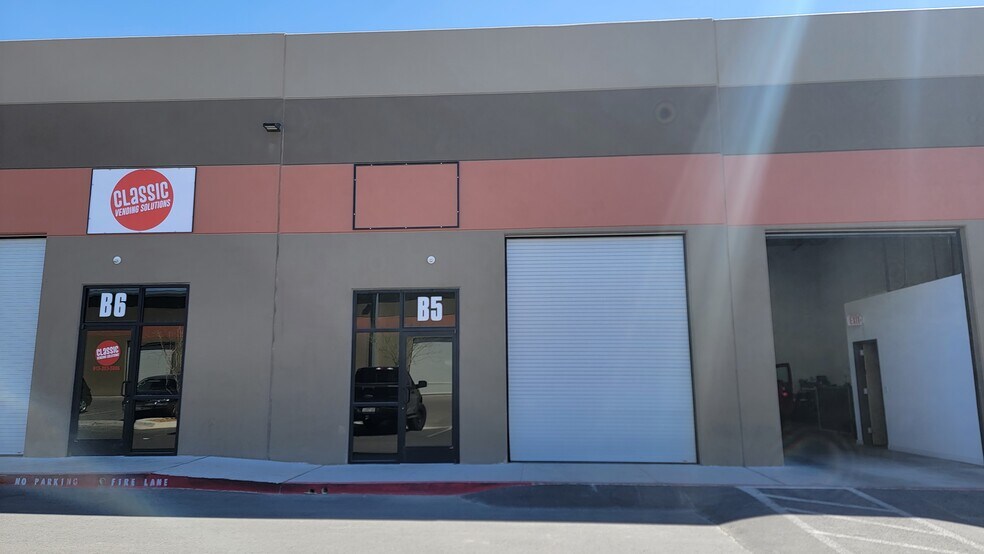 12301 Rojas Dr, El Paso, TX à vendre - Photo du bâtiment - Image 3 de 56