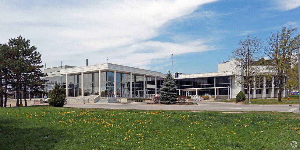 5800 Yonge St, Toronto, ON for sale - Primary Photo - Image 1 of 1