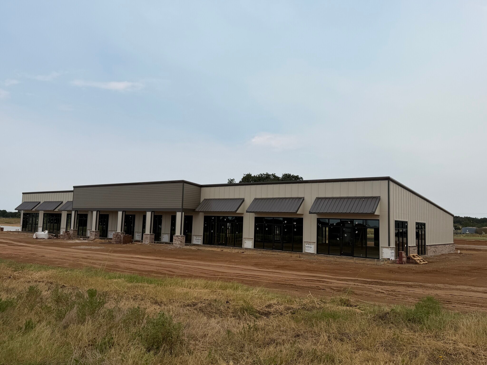 1001 Industrial Ct, Weatherford, TX for lease Interior Photo- Image 1 of 3