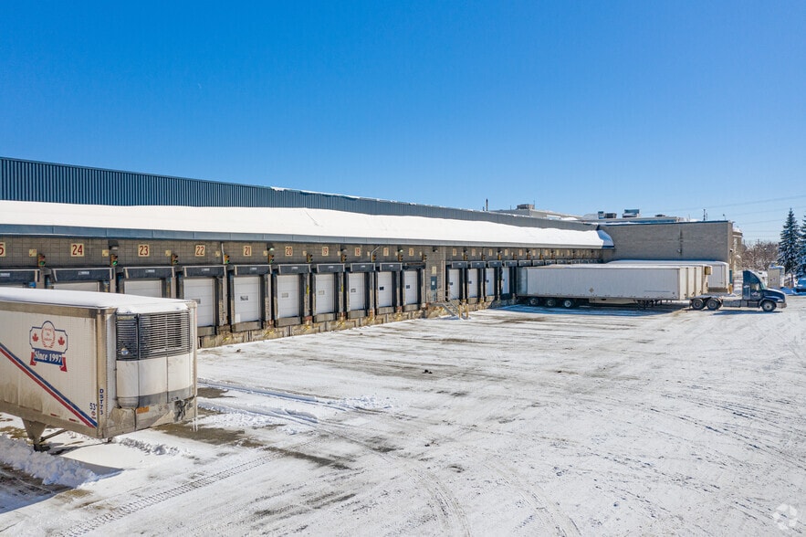 11281-11299 Boul Albert-Hudon, Montréal, QC for lease - Building Photo - Image 2 of 24